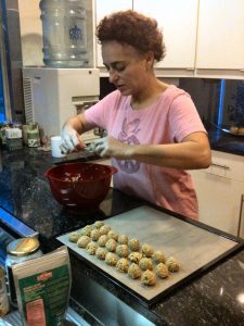 Chef find a making food